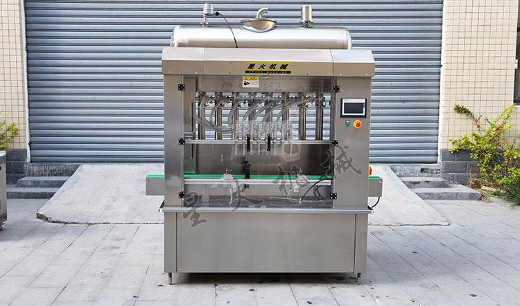 調味品灌裝機設備實拍