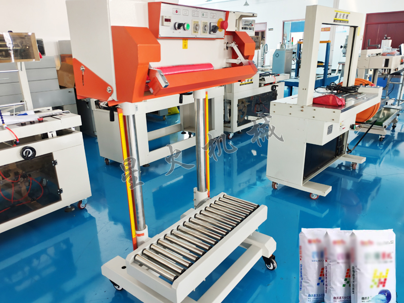 立式連續(xù)封口機(jī)實拍