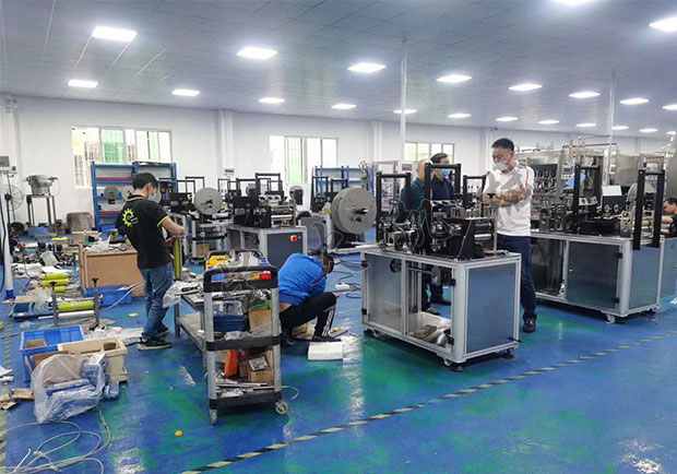 星火n95口罩生產(chǎn)設(shè)備車間展示